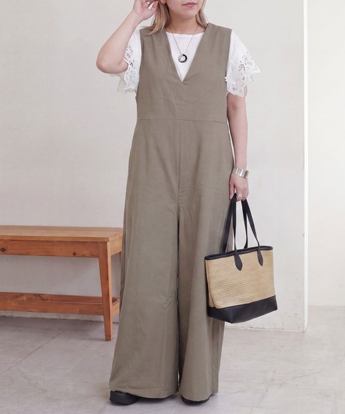 SELECT LEVERY（セレクトリベリー）の「Vネック綿麻サロペット ゆったり オールインワン（つなぎ/オールインワン・レディース・ブラック/ネイビー/オートミール/カーキ・SMALL/X-LARGE/LARGE/MEDIUM）」の14枚目の写真