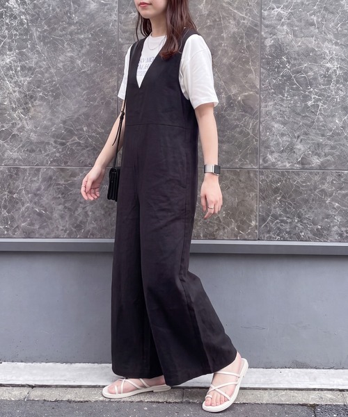 SELECT LEVERY（セレクトリベリー）の「Vネック綿麻サロペット ゆったり オールインワン（つなぎ/オールインワン・レディース・ブラック/ネイビー/オートミール/カーキ・SMALL/X-LARGE/LARGE/MEDIUM）」の12枚目の写真