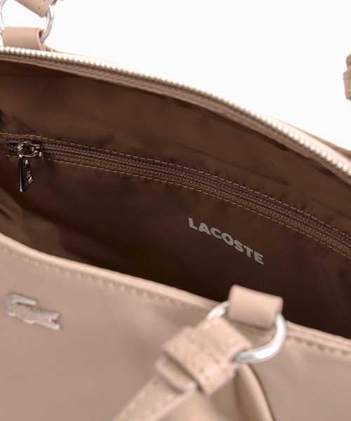 LACOSTE(ラコステ)の「デイ イン L トップハンドルバッグ(ハンドバッグ・レディース・ベージュ/ブラック・FREE)」の11枚目の写真