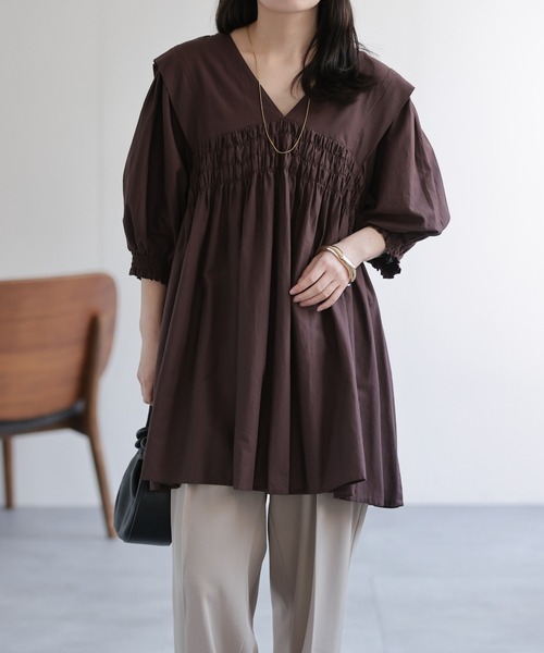 ap retro(アプレトロ)の「【India Fabric】2WAYコットンシャーリングブラウス / 軽やかに着映えるインドコットンブラウス(シャツ/ブラウス・レディース・ホワイト/ライトブルー/ネイビー/イエロー/ブラウン/ブラック・MEDIUM/LARGE)」の4枚目の写真