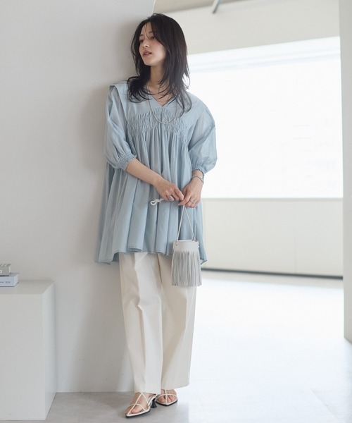 ap retro(アプレトロ)の「【India Fabric】2WAYコットンシャーリングブラウス / 軽やかに着映えるインドコットンブラウス(シャツ/ブラウス・レディース・ホワイト/ライトブルー/ネイビー/イエロー/ブラウン/ブラック・MEDIUM/LARGE)」の8枚目の写真