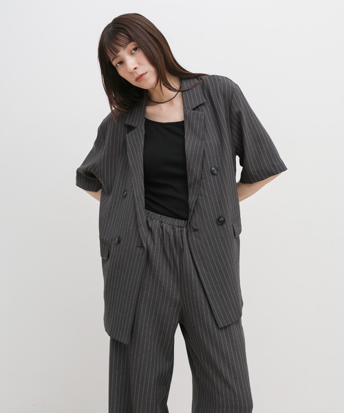select MOCA（セレクトモカ）の「ピンストライプハーフスリーブジャケット【セットアップ対応可】（テーラードジャケット・レディース・ベージュ/チャコールグレー・FREE）」の5枚目の写真