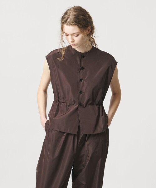 LOEFF（ロエフ）の「＜LOEFF＞グロッシー タフタ ベスト（ベスト・レディース・ブラック/ダークブラウン・FREE）」の2枚目の写真