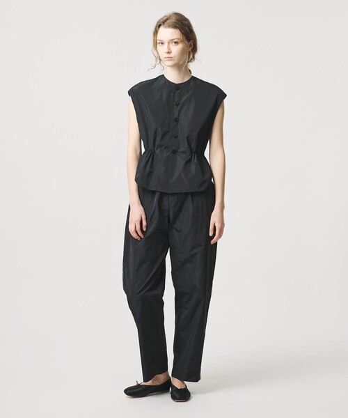 LOEFF（ロエフ）の「＜LOEFF＞グロッシー タフタ ベスト（ベスト・レディース・ブラック/ダークブラウン・FREE）」の6枚目の写真