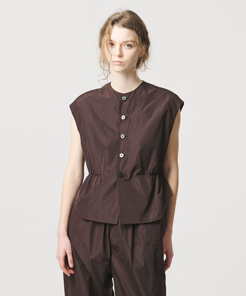 LOEFF（ロエフ）の「＜LOEFF＞グロッシー タフタ ベスト（ベスト・レディース・ブラック/ダークブラウン・FREE）」の7枚目の写真