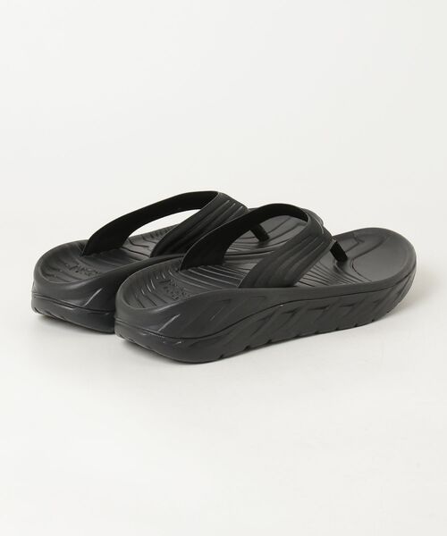 HOKA（ホカ）の「HOKA/M ORA RECOVERY FLIP（サンダル・メンズ・ブラック・28/26/27）」の2枚目の写真