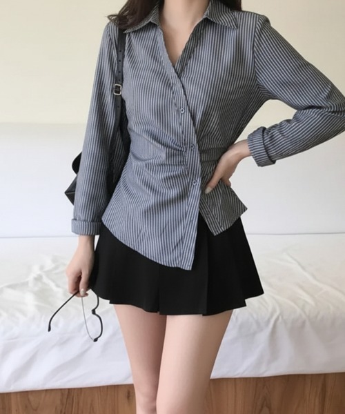Emilie(エミリー)の「カシュクール ストライプ ウエストマークシャツ(Tシャツ/カットソー・レディース・チャコールグレー/ブルー/アイボリー・FREE)」の1枚目の写真
