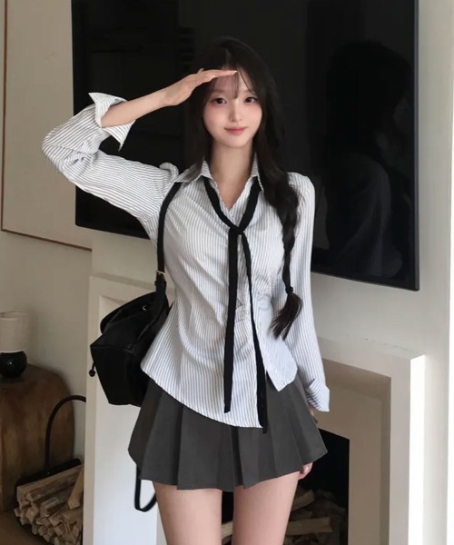 Emilie(エミリー)の「カシュクール ストライプ ウエストマークシャツ(Tシャツ/カットソー・レディース・チャコールグレー/ブルー/アイボリー・FREE)」の10枚目の写真