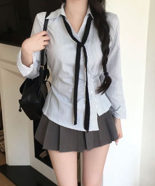 Emilie(エミリー)の「カシュクール ストライプ ウエストマークシャツ(Tシャツ/カットソー・レディース・チャコールグレー/ブルー/アイボリー・FREE)」の4枚目の写真