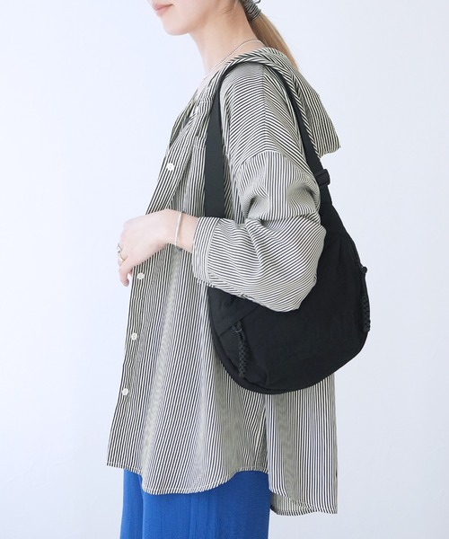 reca(レカ)の「ラッシュガードフード付きストライプシャツ(ラッシュガード・レディース・ブラック/ネイビー/ブルー・M-L)」の6枚目の写真