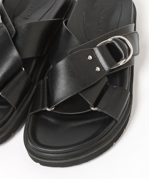 BAYFLOW（ベイフロー）の「クロスベルトフラットサンダル（サンダル・レディース・ブラック/アイボリー・LARGE/MEDIUM）」の22枚目の写真