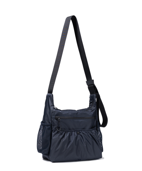 BUTDEEP(バッドディープ)の「825 PORTABLE CROSS BAG SMALL-NAVY(メッセンジャーバッグ・レディース・その他・FREE)」の1枚目の写真
