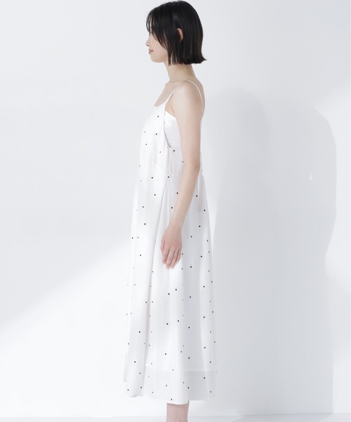 NATURAL BEAUTY BASIC（ナチュラルビューティーベーシック）の「スクエアドットキャミワンピース（ワンピース・レディース・ホワイト系その他/ブラック系その他2・P/S/MEDIUM）」の5枚目の写真