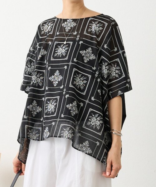 BEARDSLEY（ビアズリー）の「刺繍風プリントプルオーバー（Tシャツ/カットソー・レディース・ブルー/ブラック・FREE）」の2枚目の写真