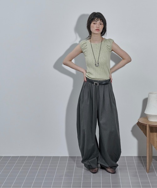 THE YOn(ザヨン)の「ギャザーショルダーリブニット(ニット/セーター・レディース・グレー/ブラック/セージグリーン/アイボリー・FREE)」の21枚目の写真