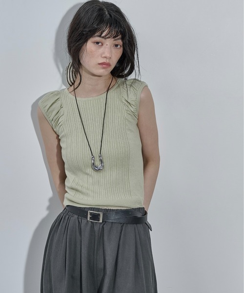 THE YOn(ザヨン)の「ギャザーショルダーリブニット(ニット/セーター・レディース・グレー/ブラック/セージグリーン/アイボリー・FREE)」の13枚目の写真