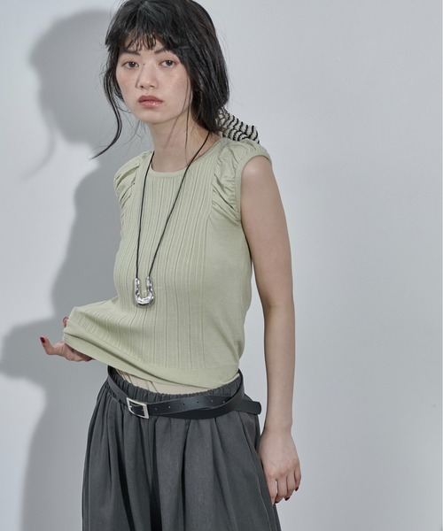 THE YOn(ザヨン)の「ギャザーショルダーリブニット(ニット/セーター・レディース・グレー/ブラック/セージグリーン/アイボリー・FREE)」の15枚目の写真