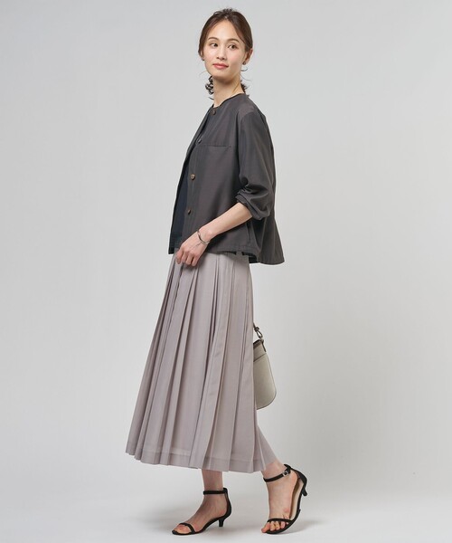 J.PRESS（ジェイプレス）の「【季節の変わり目に】リネンシアースラブ ノーカラー ブルゾン（ブルゾン・レディース・グレー系/ネイビー系/ベージュ系・T15/T13）」の9枚目の写真