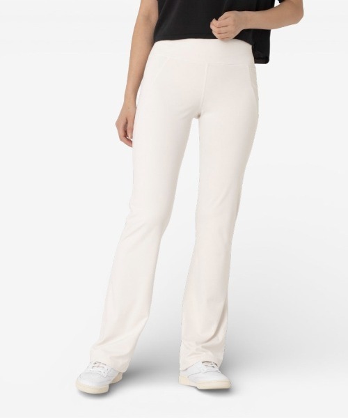 Reebok(リーボック)の「ラックス ハイライズ フレアパンツ / LUX HIGH RISE FLARE PANTS(その他パンツ・レディース・グレー/アイボリー/ブラック・SMALL/MEDIUM/LARGE/X-SMALL)」の2枚目の写真