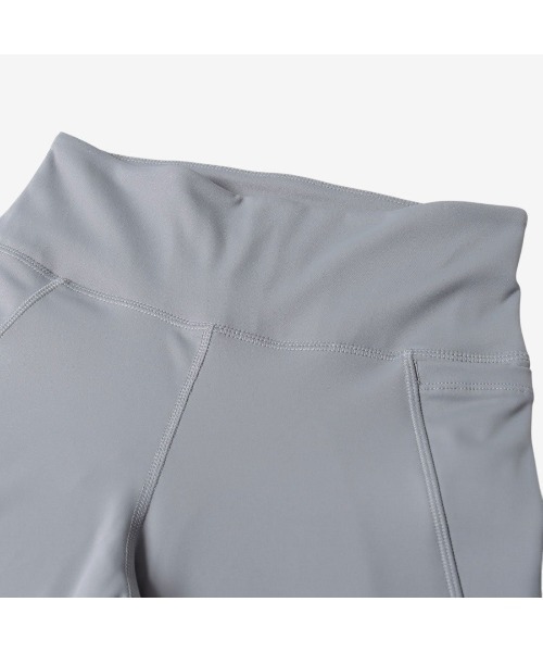 Reebok(リーボック)の「ラックス ハイライズ フレアパンツ / LUX HIGH RISE FLARE PANTS(その他パンツ・レディース・グレー/アイボリー/ブラック・SMALL/MEDIUM/LARGE/X-SMALL)」の6枚目の写真