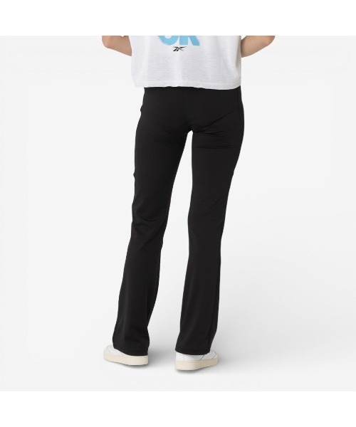 Reebok(リーボック)の「ラックス ハイライズ フレアパンツ / LUX HIGH RISE FLARE PANTS(その他パンツ・レディース・グレー/アイボリー/ブラック・SMALL/MEDIUM/LARGE/X-SMALL)」の12枚目の写真