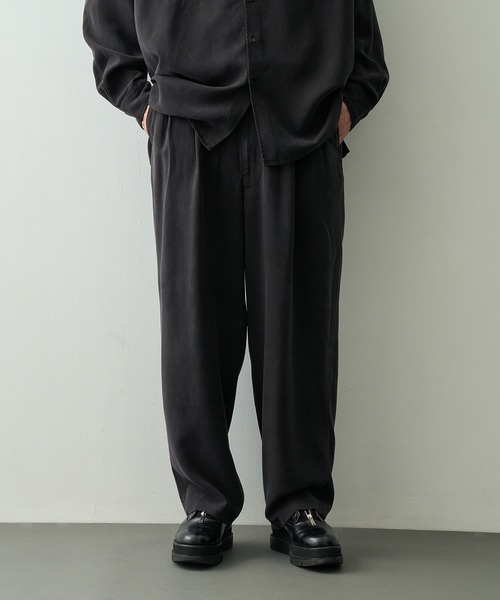 concause(コンコース)の「【concause/コンコース】別注tencel wide slacls(スラックス・メンズ・オフホワイト/ブラック・4/5)」の8枚目の写真