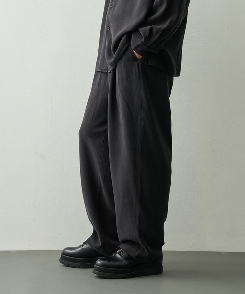 concause(コンコース)の「【concause/コンコース】別注tencel wide slacls(スラックス・メンズ・オフホワイト/ブラック・4/5)」の9枚目の写真