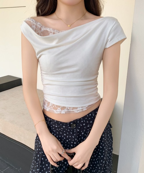 at12:03（アットイチニーゼロサン）の「胸元ドレープ ギャザー レースドッキング ワンショルダー 半袖 Tシャツ（Tシャツ/カットソー・レディース・ホワイト/ブラック・M）」の7枚目の写真