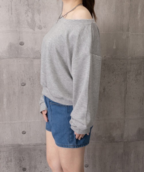 Miniministore(ミニミニストア)の「ビジューロゴオフショルスウェットトップス(スウェット・レディース・グレー・M/L)」の17枚目の写真
