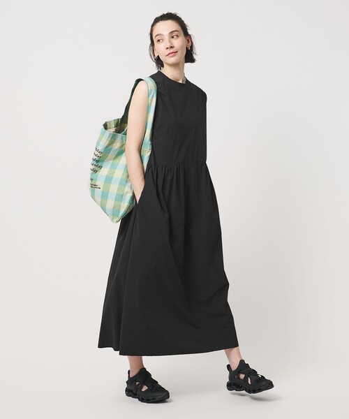 BEAUTY&YOUTH UNITED ARROWS（ビューティーアンドユースユナイテッドアローズ）の「360°MASTER ICE ノースリーブ ワンピース UVカット 接触冷感 防シワ はっ水 ウォッシャブル（ワンピース・レディース・ブラック/ダークブラウン・XS/S/M）」の6枚目の写真