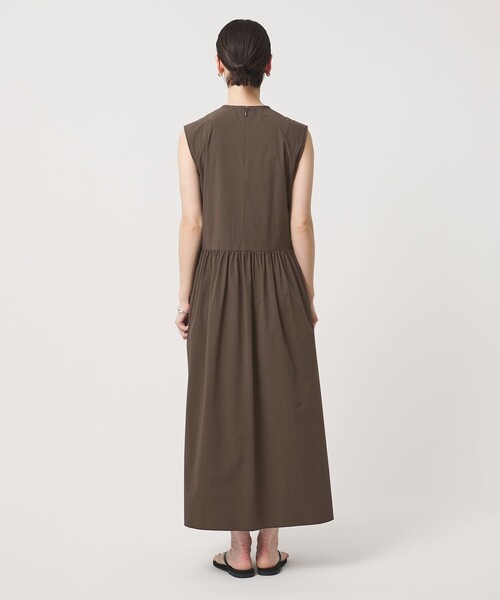 BEAUTY&YOUTH UNITED ARROWS（ビューティーアンドユースユナイテッドアローズ）の「360°MASTER ICE ノースリーブ ワンピース UVカット 接触冷感 防シワ はっ水 ウォッシャブル（ワンピース・レディース・ブラック/ダークブラウン・XS/S/M）」の12枚目の写真