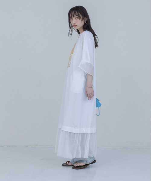 Eimee Law(エイミーロウ)の「箔プリント タックスリーブワンピース(ワンピース・レディース・オフホワイト/ブラック・FREE)」の4枚目の写真
