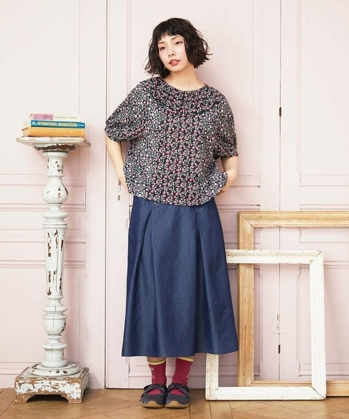 Jocomomola(ホコモモラ)の「Flor デニム 刺繍入りフレアスカート(デニムスカート・レディース・ネイビー/ブルー・40)」の5枚目の写真