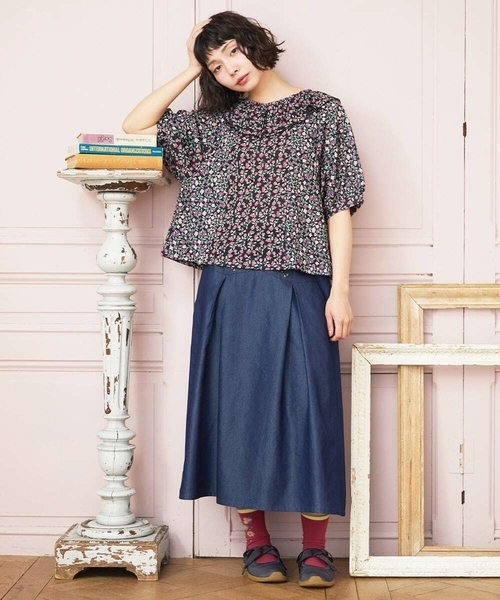 Jocomomola(ホコモモラ)の「Flor デニム 刺繍入りフレアスカート(デニムスカート・レディース・ネイビー/ブルー・40)」の6枚目の写真