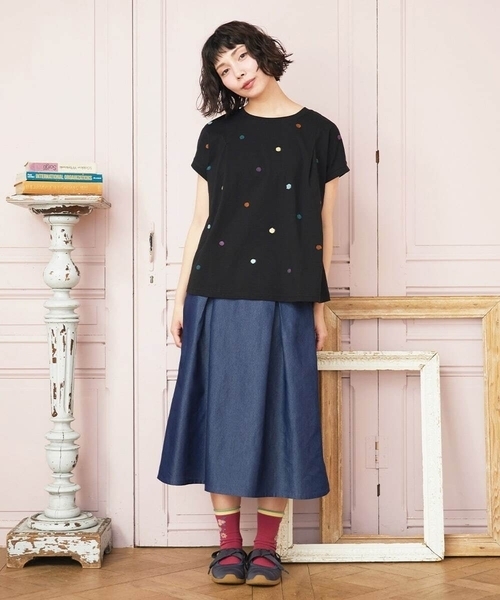 Jocomomola(ホコモモラ)の「Flor デニム 刺繍入りフレアスカート(デニムスカート・レディース・ネイビー/ブルー・40)」の7枚目の写真