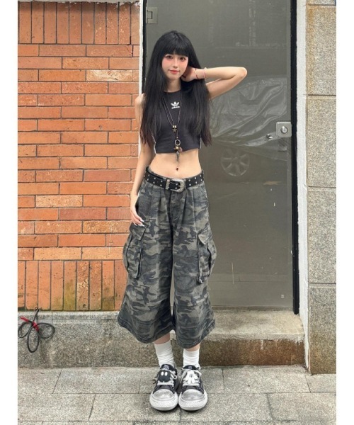 Ritzy（リッツィー）の「Y2K  ハイウエスト  カーゴデニムパンツ（デニムパンツ・レディース・カモフラージュ・M/S）」の2枚目の写真