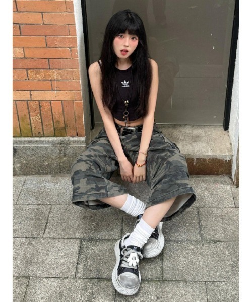 Ritzy（リッツィー）の「Y2K  ハイウエスト  カーゴデニムパンツ（デニムパンツ・レディース・カモフラージュ・M/S）」の4枚目の写真