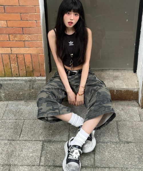 Ritzy（リッツィー）の「Y2K  ハイウエスト  カーゴデニムパンツ（デニムパンツ・レディース・カモフラージュ・M/S）」の6枚目の写真
