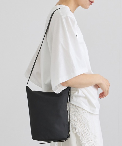 SALON adam et rope'(サロン アダム エ ロペ)の「【WEB限定】マルチWAY撥水ミニボンサック(ショルダーバッグ・レディース・ブラック・FREE)」の3枚目の写真