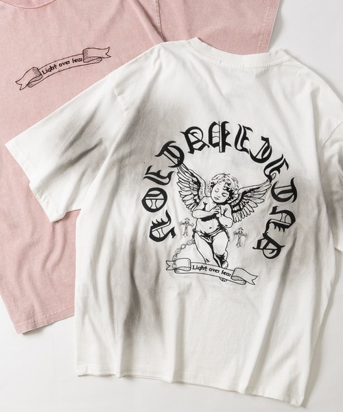 JOHN'S CLOSET(ジョンズクローゼット)の「【31】エンジェルデザイン ピグメント/スプレー加工 Tシャツ(Tシャツ/カットソー・メンズ・ピンク/ホワイト/チャコールグレー・MEDIUM/LARGE)」の2枚目の写真
