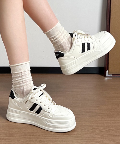 Lace Ladies（レースレディース）の「サイド ライン 厚底 ボリューム スニーカー（スニーカー・レディース・ホワイト/ブラック・23cm/23.5cm/24cm/25cm/24.5cm/22.5cm）」の7枚目の写真