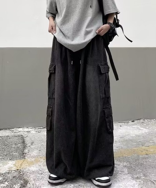 boemy(ボエミー)の「バルーンシルエット デニムカーゴパンツ(デニムパンツ・メンズ・ブラック/ブルー・XXL/3XL/XL)」の1枚目の写真