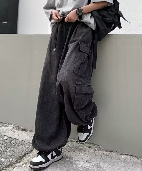 boemy(ボエミー)の「バルーンシルエット デニムカーゴパンツ(デニムパンツ・メンズ・ブラック/ブルー・XXL/3XL/XL)」の6枚目の写真