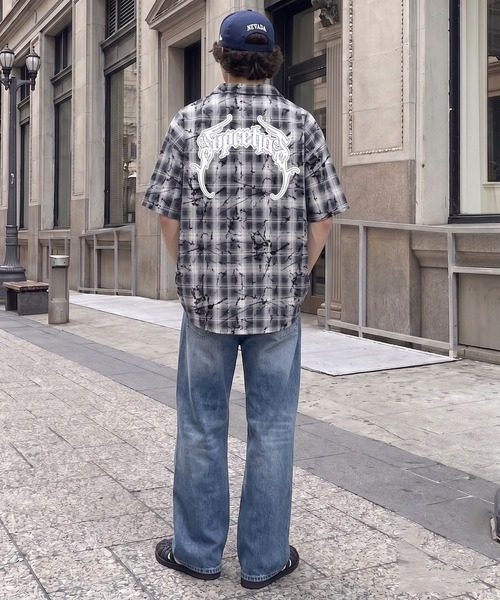 SPINNS(スピンズ)の「オンブレチェックシャツ/半袖/ダメージストリートロゴ/バックロゴ(シャツ/ブラウス・メンズ・ブラック・ONESIZE)」の2枚目の写真