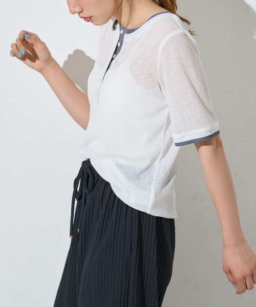 TRIANGLE PALETTE(トライアングルパレット)の「配色ヘンリーネック シアーリブ半袖Tシャツ/レイヤード風(Tシャツ/カットソー・レディース・ブルー/ブラウン/ホワイト/ブラック・FREE)」の8枚目の写真