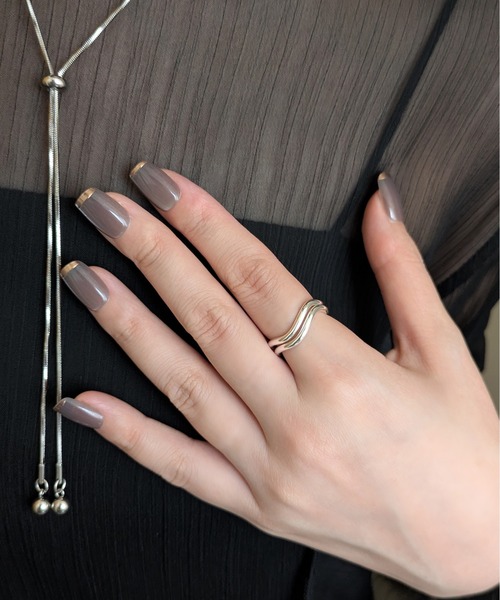 styiro(スタイロ)の「【14K Gold & 925 Silver Coated / 2本SET】金属アレルギー対応 ニュアンスミニマルデュオリング(リング・レディース・シルバー/ゴールド/シルバー×ゴールド・FREE)」の13枚目の写真