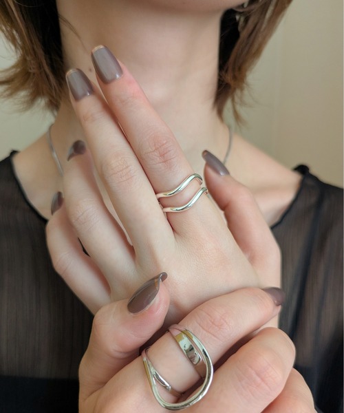 styiro(スタイロ)の「【14K Gold & 925 Silver Coated / 2本SET】金属アレルギー対応 ニュアンスミニマルデュオリング(リング・レディース・シルバー/ゴールド/シルバー×ゴールド・FREE)」の14枚目の写真