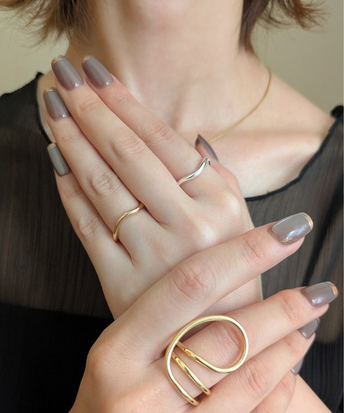 styiro(スタイロ)の「【14K Gold & 925 Silver Coated / 2本SET】金属アレルギー対応 ニュアンスミニマルデュオリング(リング・レディース・シルバー/ゴールド/シルバー×ゴールド・FREE)」の16枚目の写真