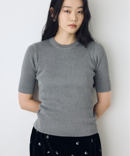 AZUL by moussy(アズールバイマウジー)の「【身長/骨格別着用画像あり】ハーフスリーブクルーネックニットトップス 秋服 半袖 無地 春服(ニット/セーター・レディース・アイボリー/ボルドー/ブラック/杢グレー・FREE)」の4枚目の写真