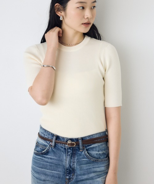 AZUL by moussy(アズールバイマウジー)の「【身長/骨格別着用画像あり】ハーフスリーブクルーネックニットトップス 秋服 半袖 無地 春服(ニット/セーター・レディース・アイボリー/ボルドー/ブラック/杢グレー・FREE)」の2枚目の写真